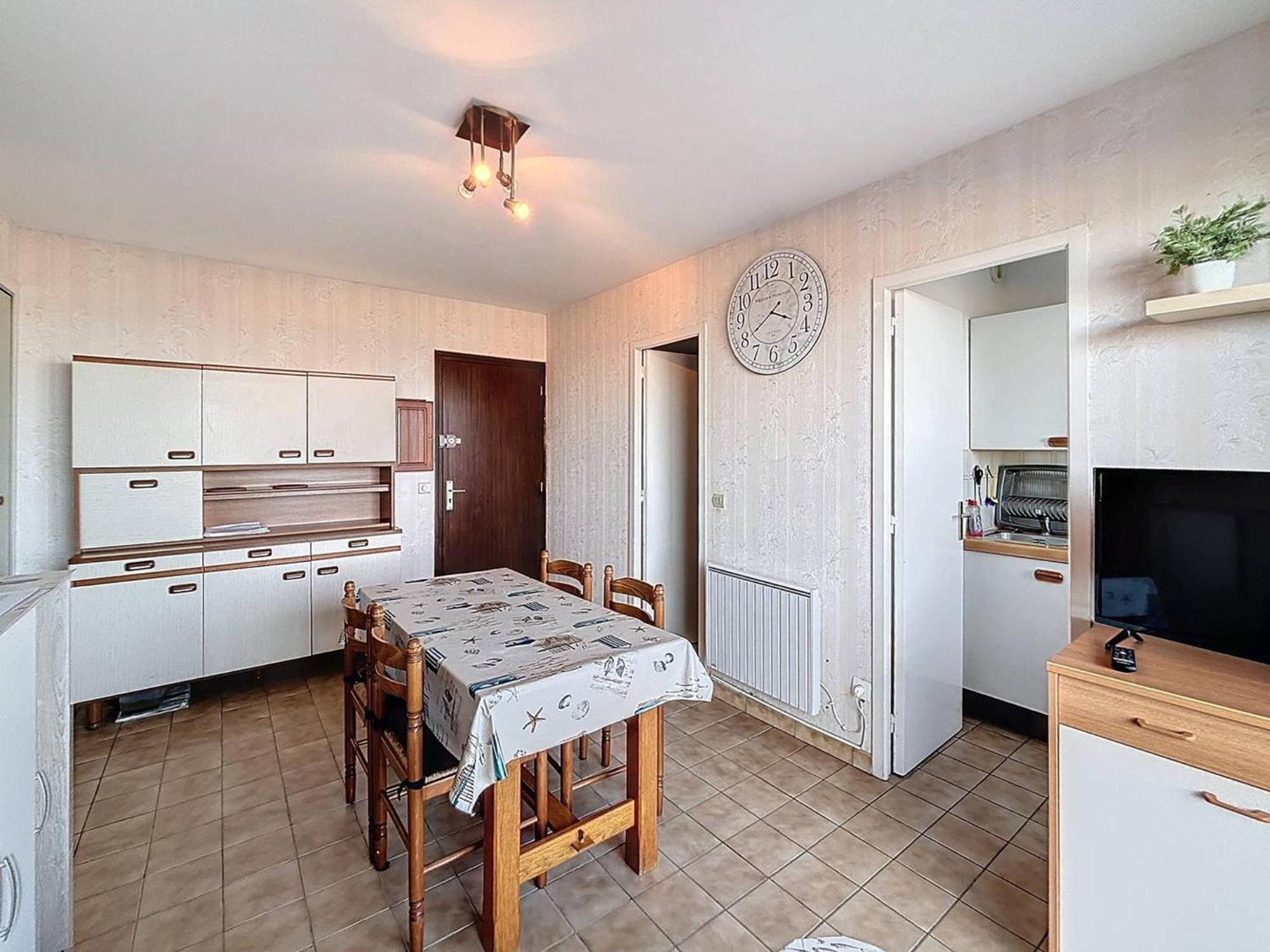 Appartement Familial Centre Ville Avec Parking Et Animaux Permis - Fr-1-465-90 Merville-Franceville-Plage Exteriér fotografie